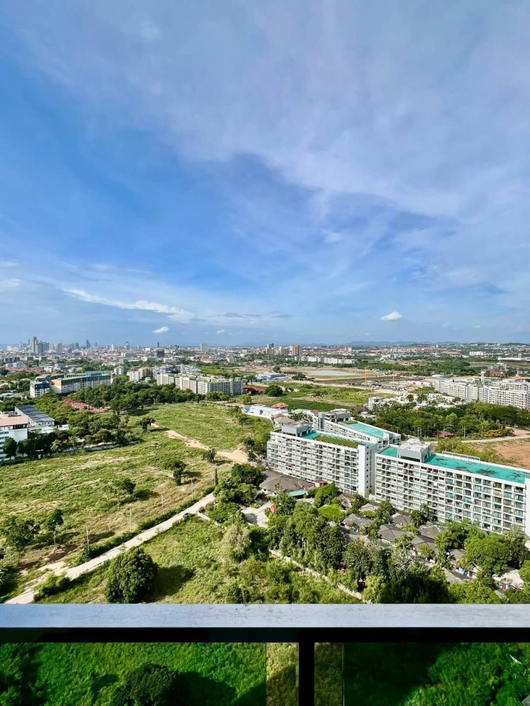 For sale: Dusit Grand Condo View (Jomtien), 24th floor. Sea and city view, no obstructing buildings. Fully furnished with appliances. Ready to move in