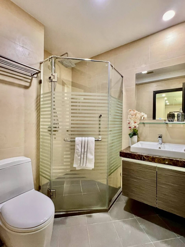 For sale: Dusit Grand Condo View (Jomtien), 24th floor. Sea and city view, no obstructing buildings. Fully furnished with appliances. Ready to move in