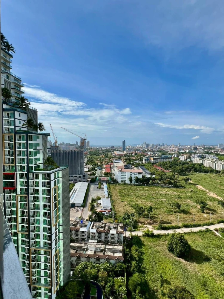For sale: Dusit Grand Condo View (Jomtien), 24th floor. Sea and city view, no obstructing buildings. Fully furnished with appliances. Ready to move in