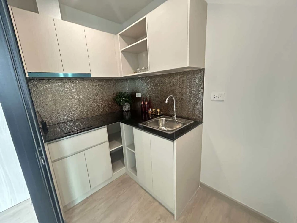 For sale: Thana Astra, a nice room, spacious and comfortable. Reserve now.