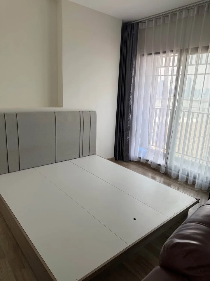 For sale: Niche Mono Charoen Nakhon. 1 bedroom, 1 bathroom, 1 multipurpose room, and walk-in closet. Ready to move in.