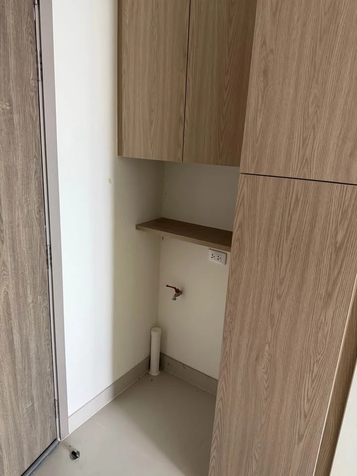For sale: Niche Mono Charoen Nakhon. 1 bedroom, 1 bathroom, 1 multipurpose room, and walk-in closet. Ready to move in.