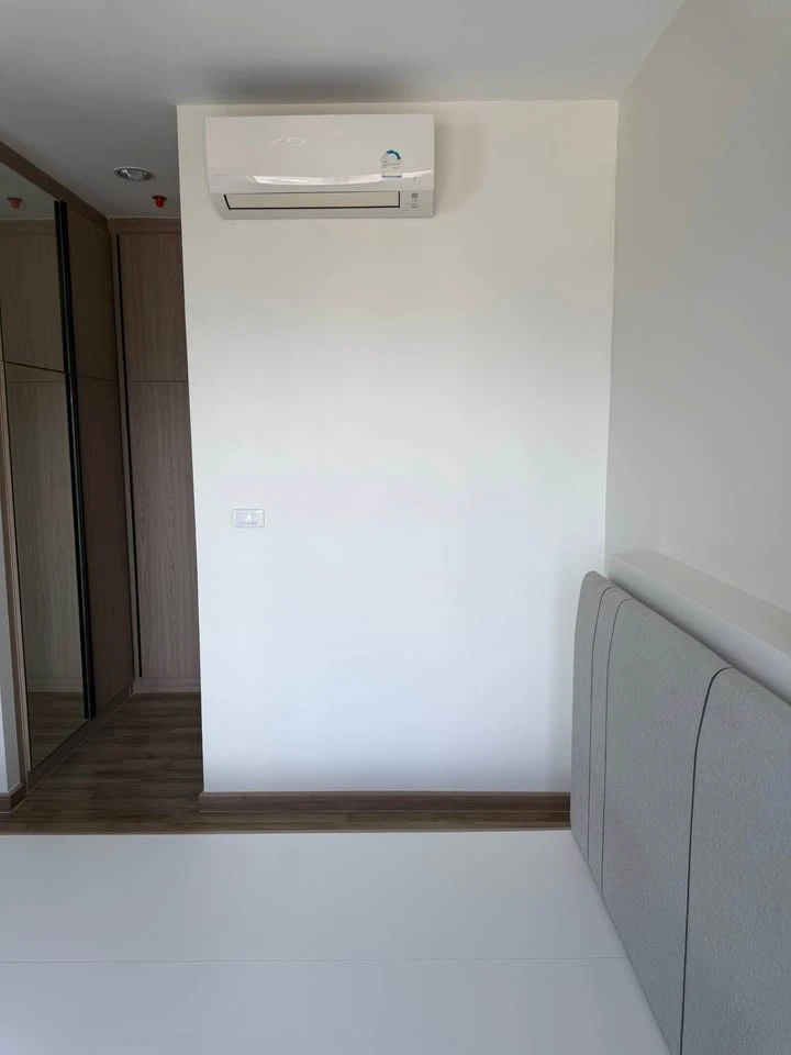 For sale: Niche Mono Charoen Nakhon. 1 bedroom, 1 bathroom, 1 multipurpose room, and walk-in closet. Ready to move in.