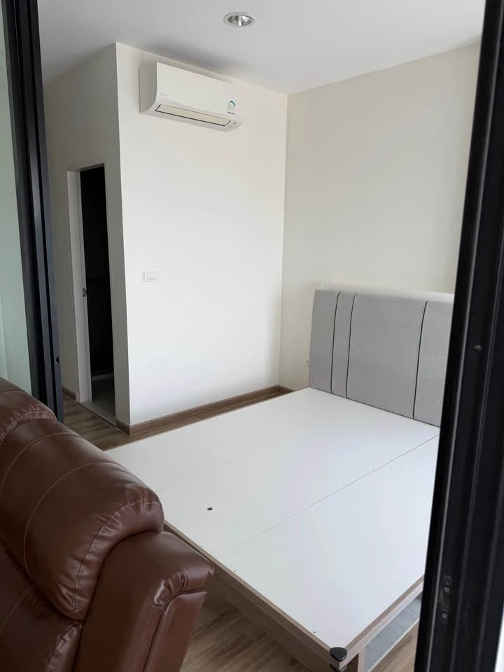 For sale: Niche Mono Charoen Nakhon. 1 bedroom, 1 bathroom, 1 multipurpose room, and walk-in closet. Ready to move in.