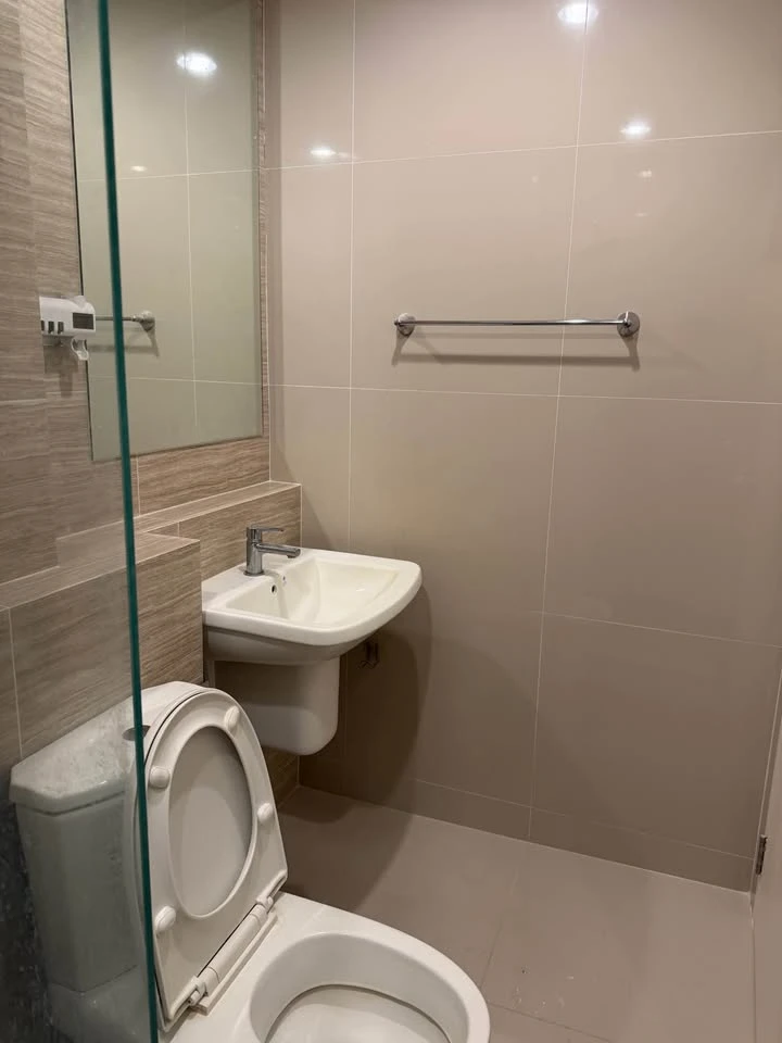 For sale: Niche Mono Charoen Nakhon. 1 bedroom, 1 bathroom, 1 multipurpose room, and walk-in closet. Ready to move in.