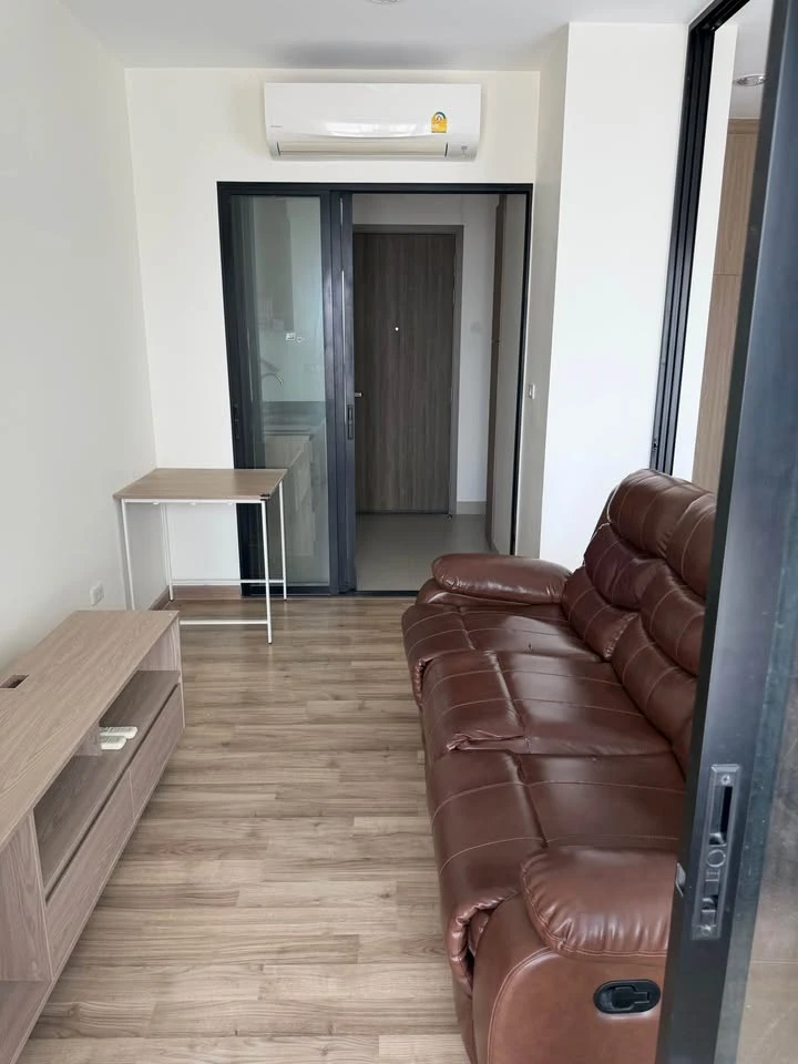 For sale: Niche Mono Charoen Nakhon. 1 bedroom, 1 bathroom, 1 multipurpose room, and walk-in closet. Ready to move in.