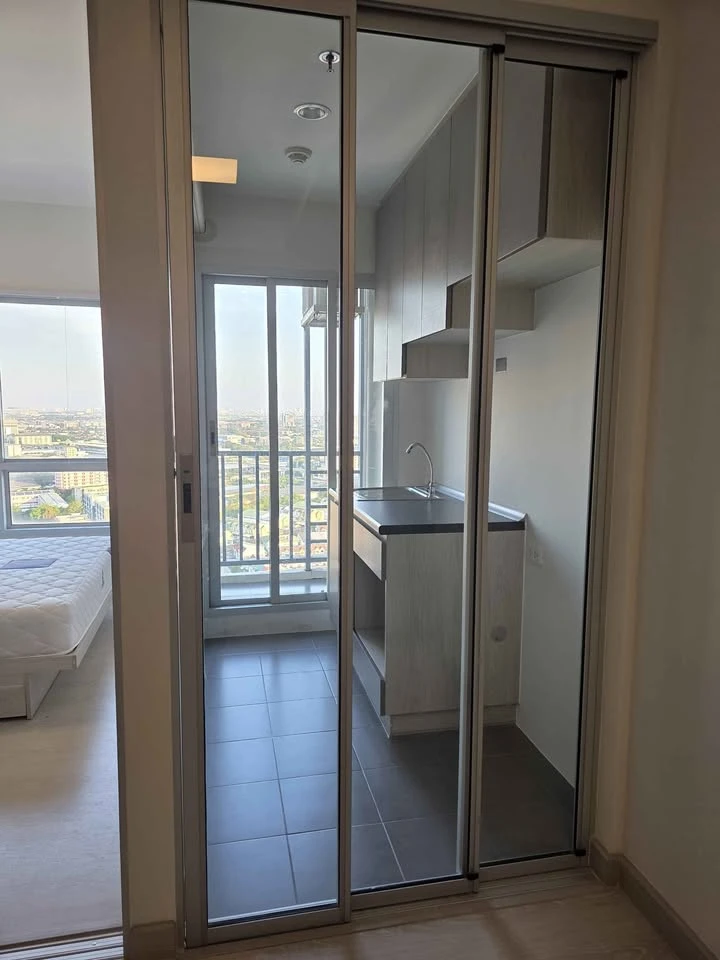 Selling Niche ID Pakkret Station, high floor with unobstructed view. Fully furnished, move-in ready.