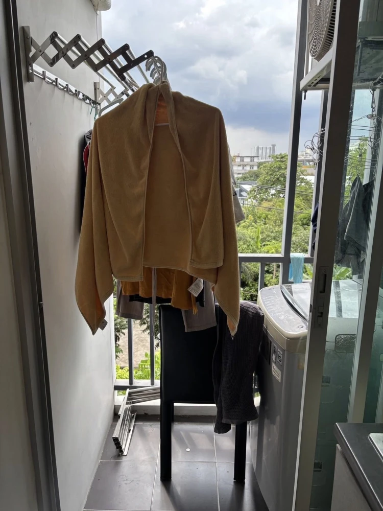 For sale: Niche ID Rama 2-Dao Khanong. Comes with a set of high-quality built-in furniture. Just bring your own and move in.