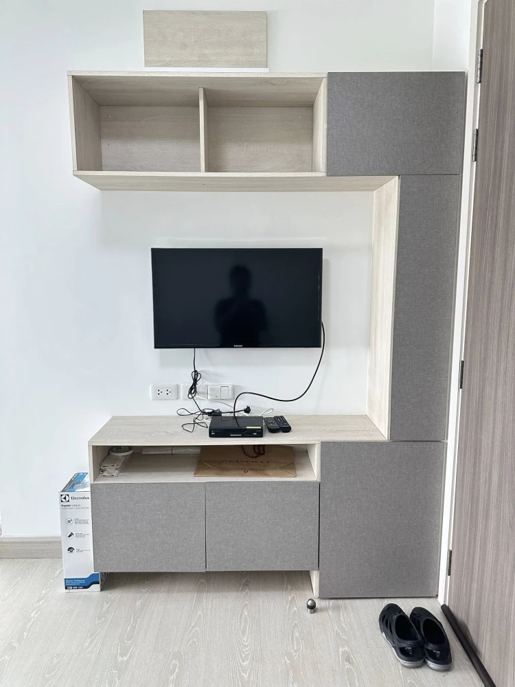 For sale: Niche ID Rama 2-Dao Khanong. Comes with a set of high-quality built-in furniture. Just bring your own and move in.
