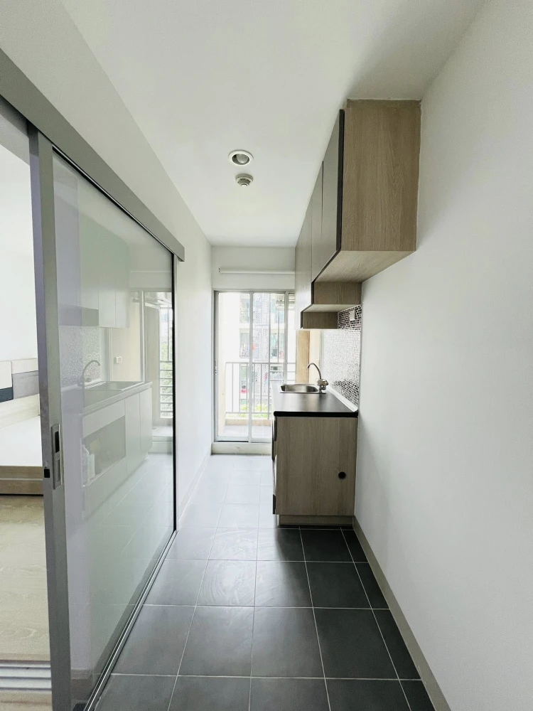 For sale: Niche ID Sukhumvit 113, 4th floor, comes with complete decoration. If you are interested in becoming an owner, hurry and reserve now.