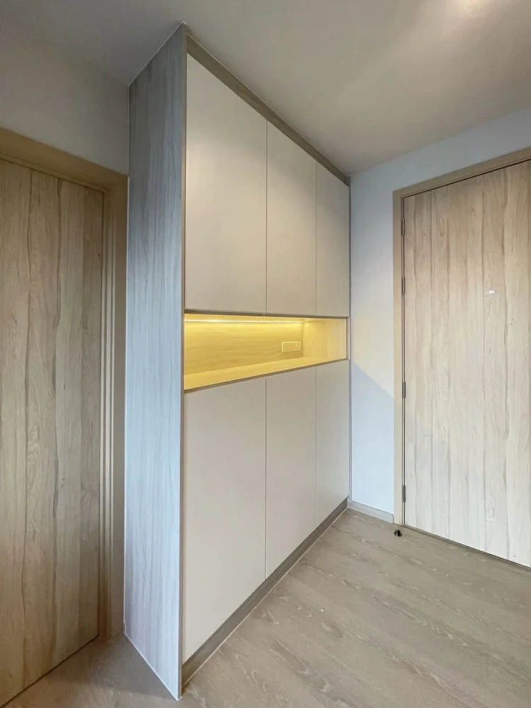 Selling New Noble Ngamwongwan condo. Spacious and comfortable living space. Book now before it's too late!!!