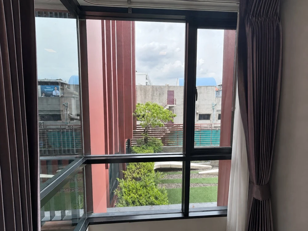 For Sale: Brown Condo Phahol-Saphan Mai, 3rd floor, garden view, north-facing. Fully furnished and ready to move in.