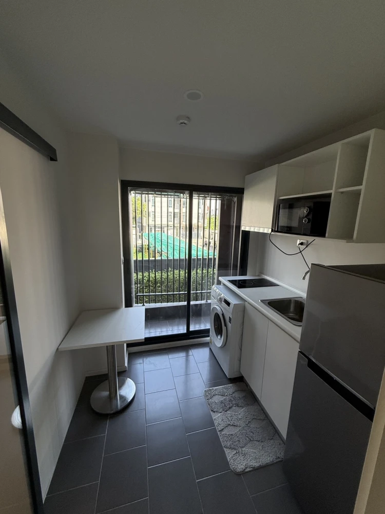 For sale: Blue Sukhumvit 105. Beautiful unit, great location. Buy now!!