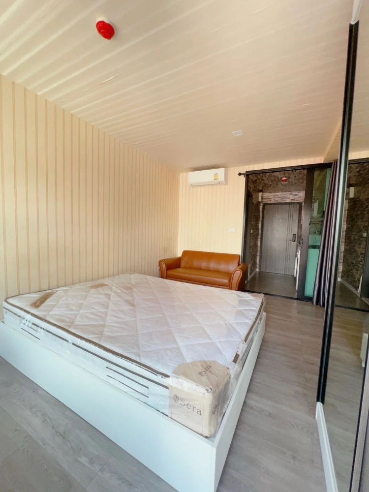 For sale: B-Loft Light Sukhumvit 107, 5th floor, nice room, fully furnished, book now.