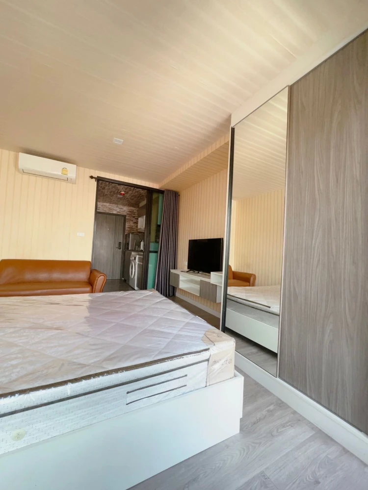 For sale: B-Loft Light Sukhumvit 107, 5th floor, nice room, fully furnished, book now.