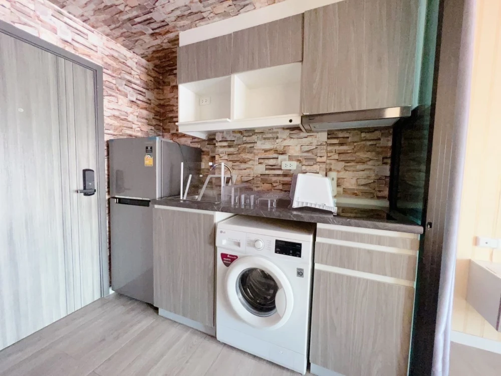 For sale: B-Loft Light Sukhumvit 107, 5th floor, nice room, fully furnished, book now.