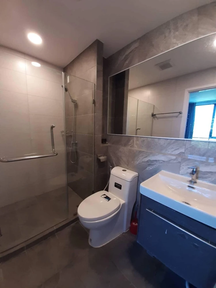 Selling Beat Bang Wa Interchange, 8th floor, pool view, complete facilities, good price, first come first served.