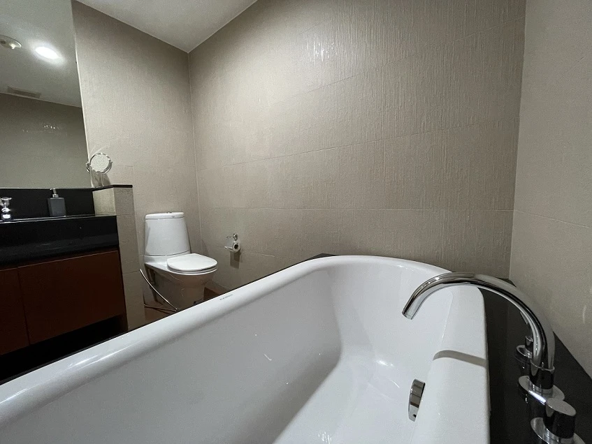 For sale: House, Ratchaprasong, 20th floor, corner room, fully furnished, book now, don't miss out.