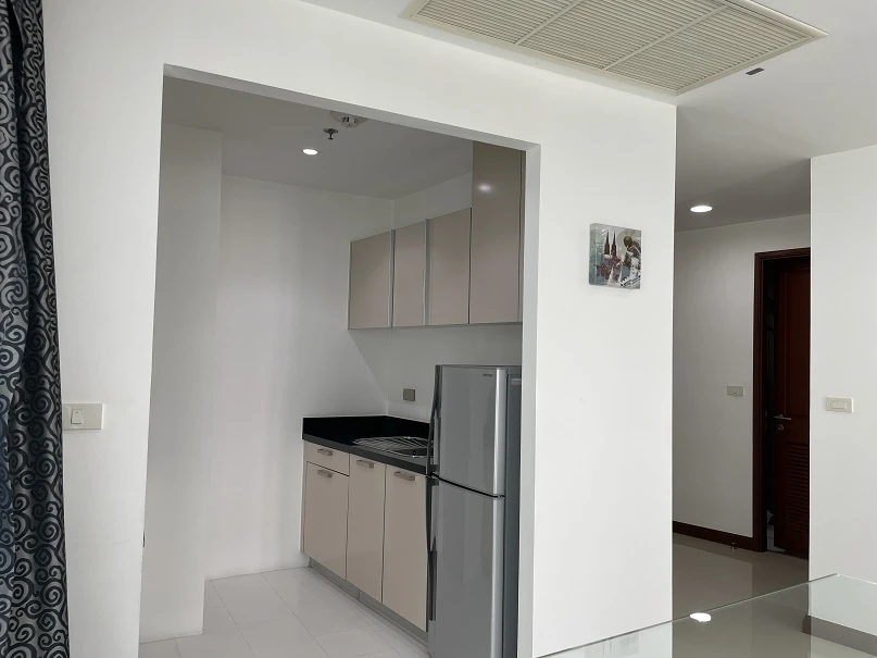 For sale: House, Ratchaprasong, 20th floor, corner room, fully furnished, book now, don't miss out.