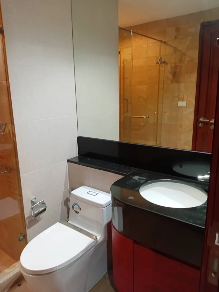 House for sale, Ratchaprasong, 22nd floor, very high, very spacious, quiet corner room, suitable for relaxation, book now.