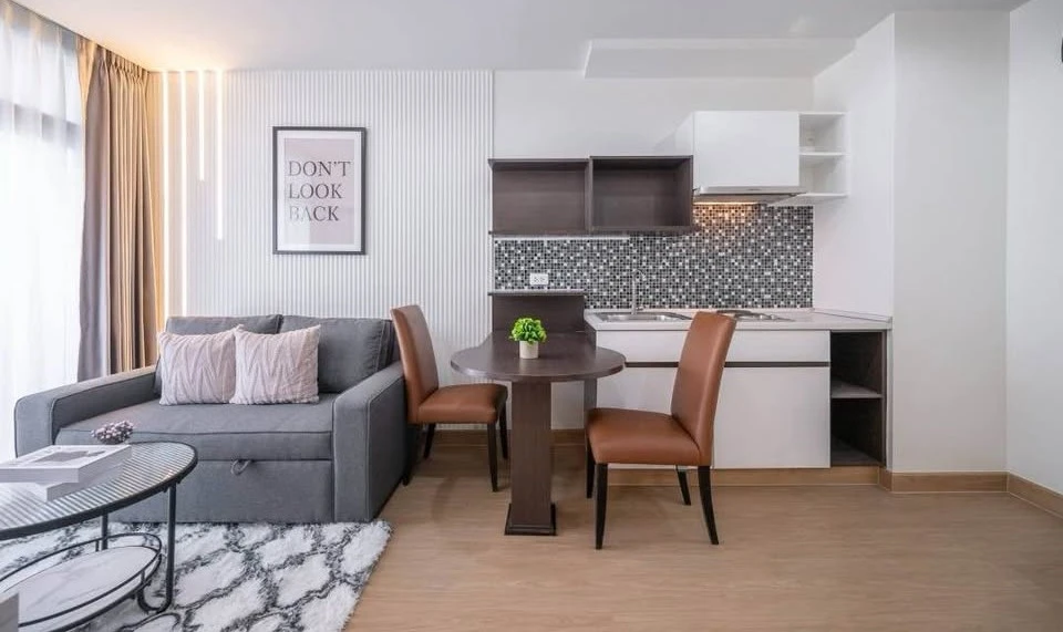 For sale: Baan Nawathara. The room comes fully furnished and equipped with appliances. Fully equipped, great value, complete in one place. Reserve now