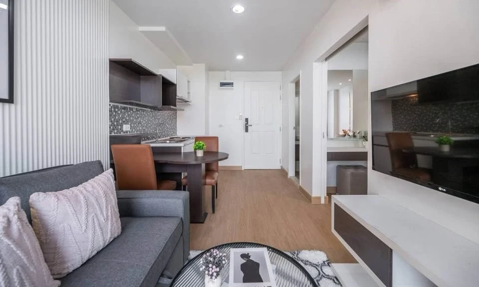 For sale: Baan Nawathara. The room comes fully furnished and equipped with appliances. Fully equipped, great value, complete in one place. Reserve now