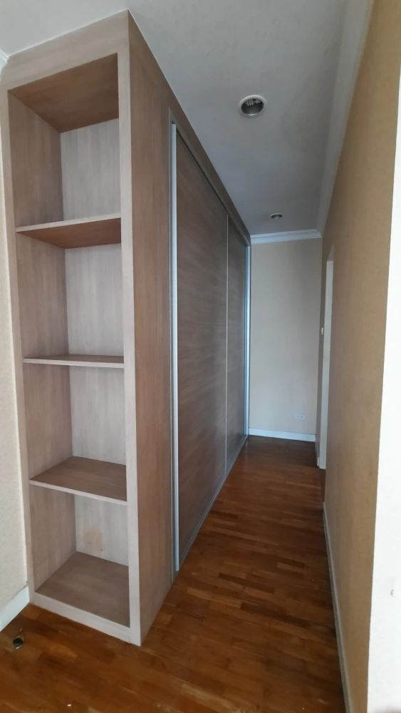 For sale: Baan Siri Sukhumvit Soi 10, empty room, very spacious area, comfortable, not cramped, people who like to decorate rooms must not miss.