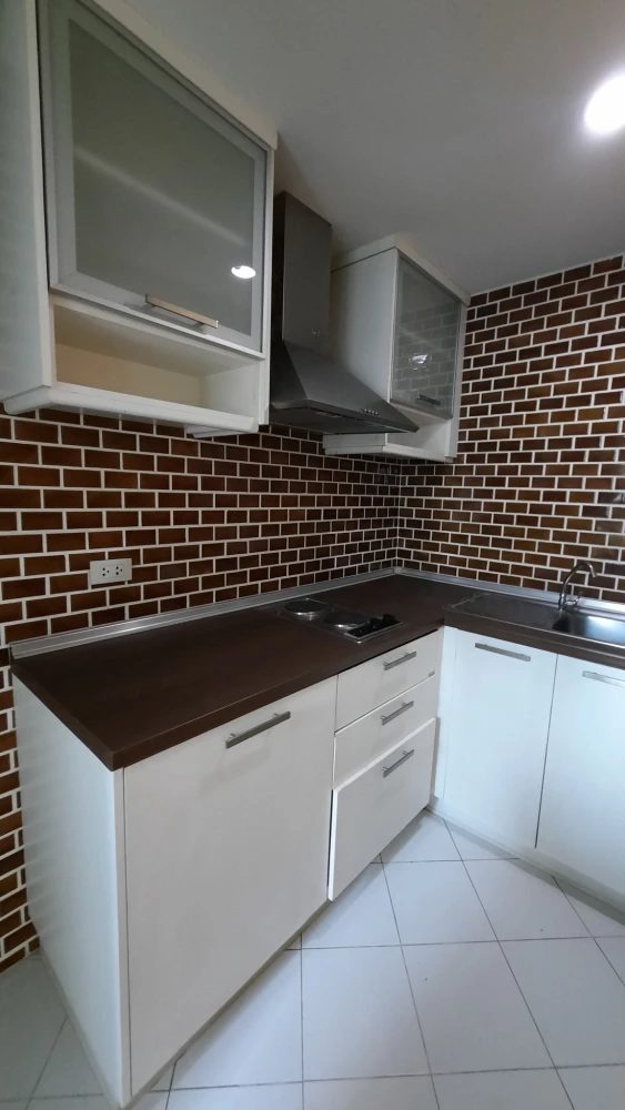 For sale: Baan Siri Sukhumvit Soi 10, empty room, very spacious area, comfortable, not cramped, people who like to decorate rooms must not miss.