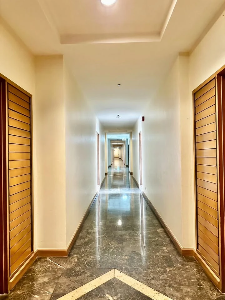 For sale: Chao Phraya house, Chao Phraya River view, luxurious atmosphere, spacious area, if you don't book, you'll really miss out.