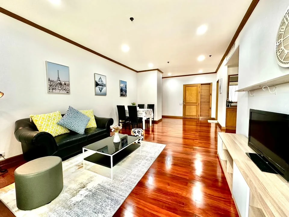 For sale: Chao Phraya house, Chao Phraya River view, luxurious atmosphere, spacious area, if you don't book, you'll really miss out.
