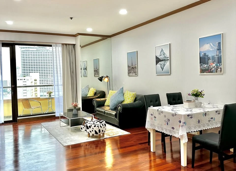 For sale: Chao Phraya house, Chao Phraya River view, luxurious atmosphere, spacious area, if you don't book, you'll really miss out.