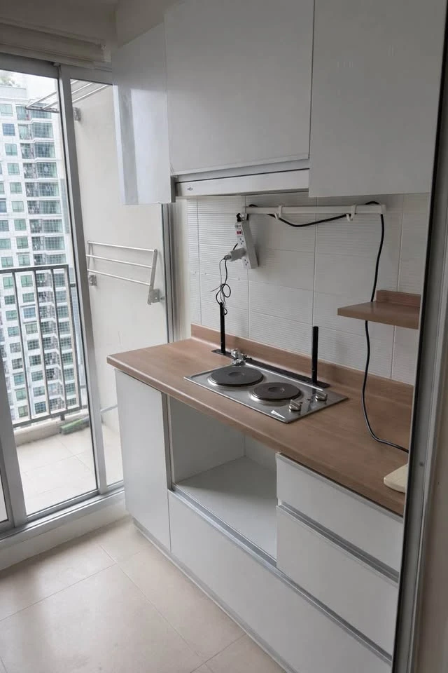 For sale or rent: U Delight @ Onnut Station condo, unfurnished unit, affordable price. Perfect for those who love decorating their own space.