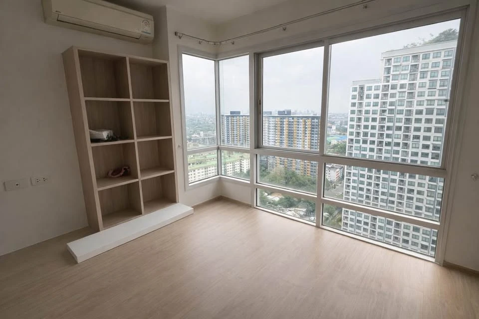 For sale or rent: U Delight @ Onnut Station condo, unfurnished unit, affordable price. Perfect for those who love decorating their own space.