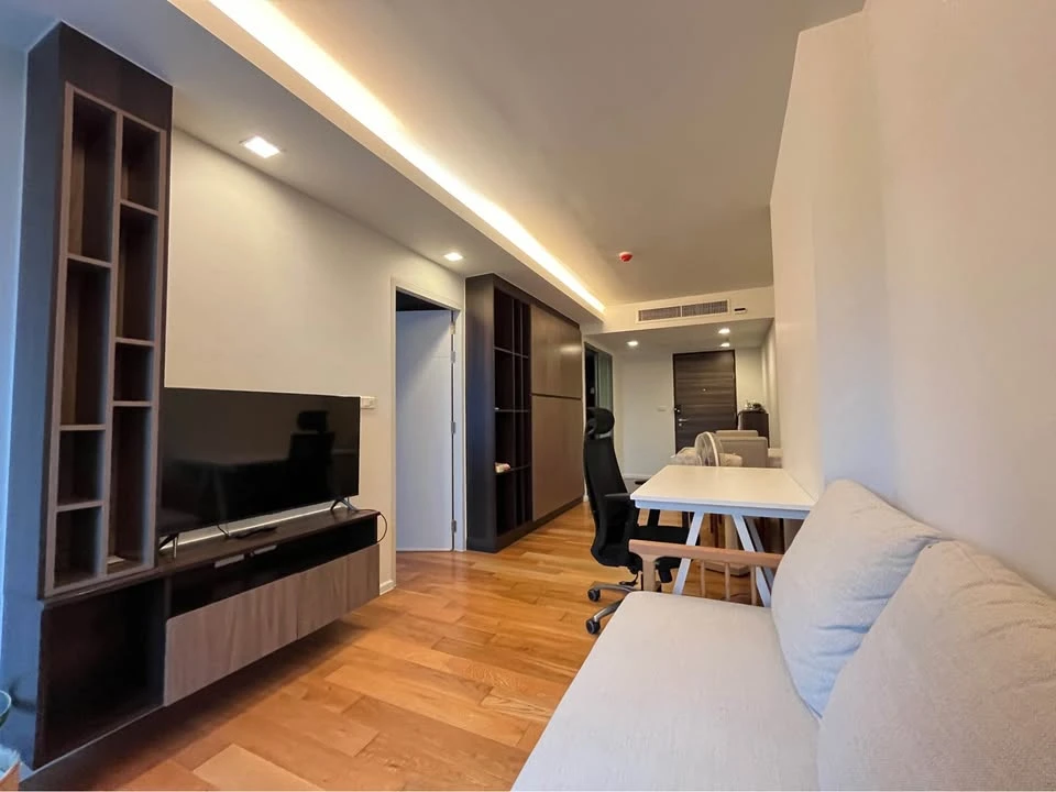 For rent or sale: Focus at Ploenchit, room ready to move in. divided into proportions Great furniture Don't just look and reserve now.