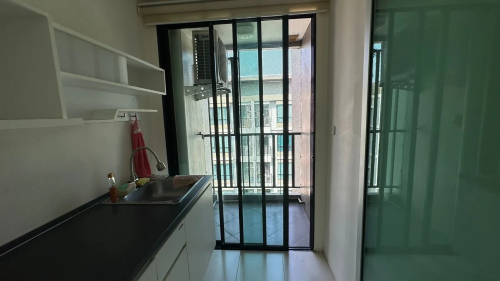For sale: Premio Prime, spacious room, pool view, 2 bedrooms, 2 bathrooms, very large kitchen, first come first served.