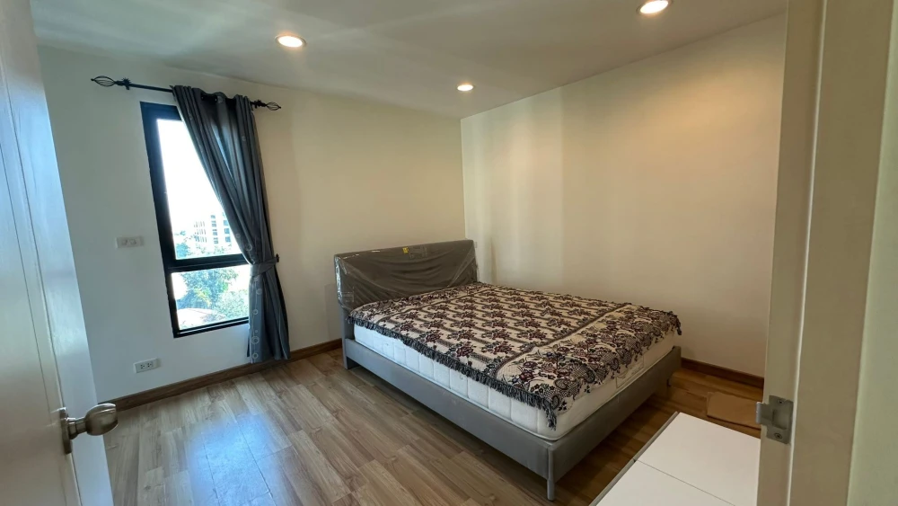For sale: Premio Prime, spacious room, pool view, 2 bedrooms, 2 bathrooms, very large kitchen, first come first served.