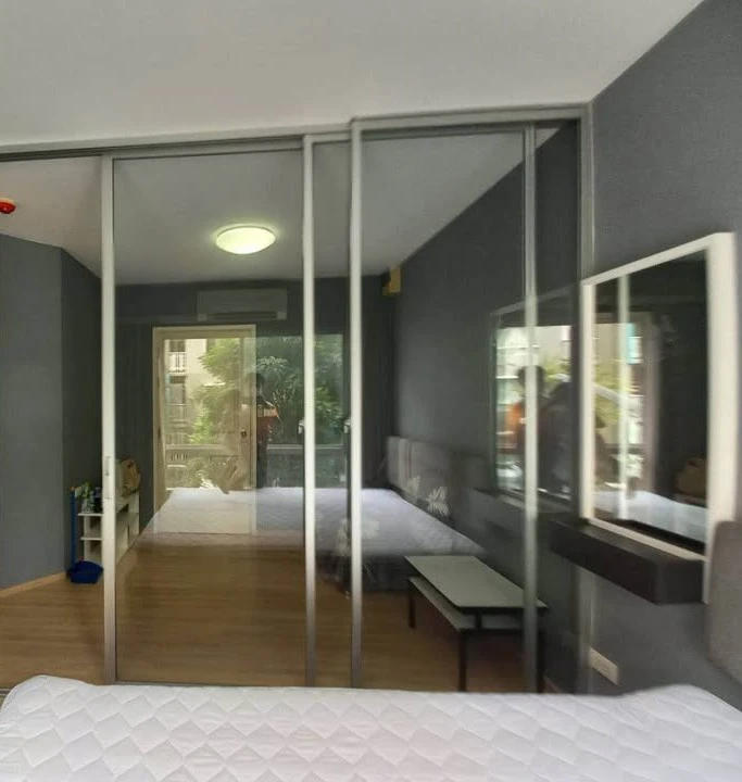 Plum Condo Ladprao 101 for sale. Nice unit, fully furnished. Book now, don't miss out!!!