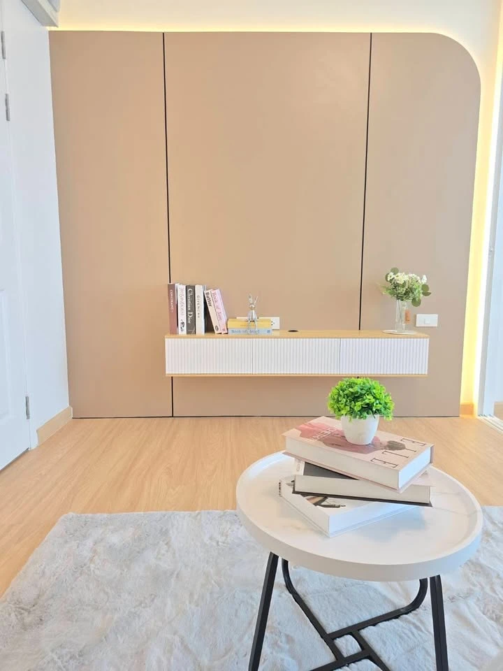 Plum Condo Nawamin for sale, 2nd floor, unobstructed view, fully furnished, separate kitchen area, ready to move in immediately.