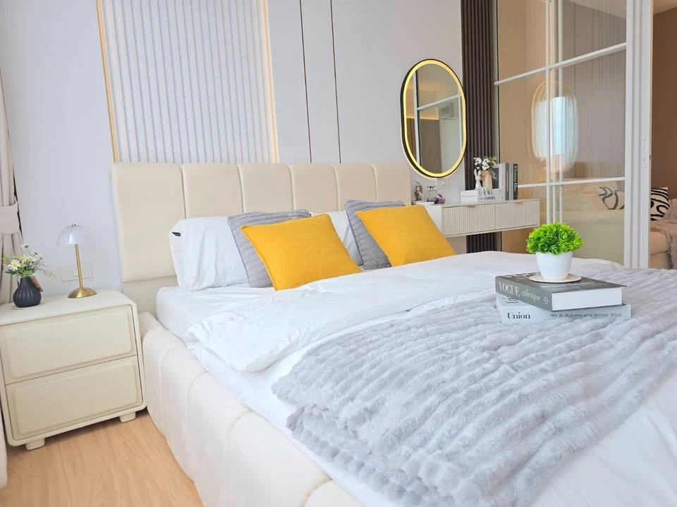 Plum Condo Nawamin for sale, 2nd floor, unobstructed view, fully furnished, separate kitchen area, ready to move in immediately.