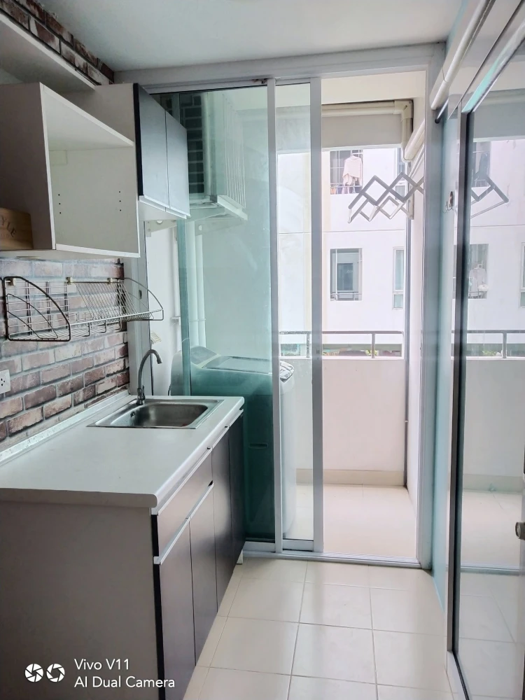 For sale: Plum Condo Phahon Yothin 89, with quality wallpaper, very comfortable blue color, complete with a set of furniture. Don't miss out!
