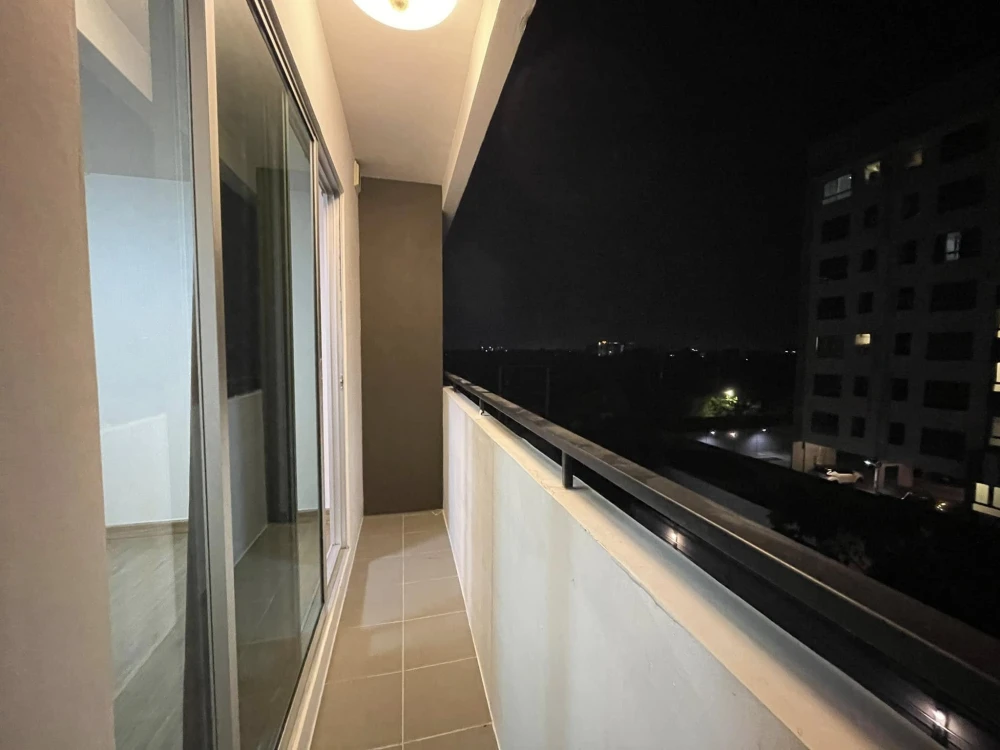 For sale: Plum Condo Phahon Yothin 89, empty room, reasonable price. For those who like to decorate their rooms, I must say that you must not miss thi