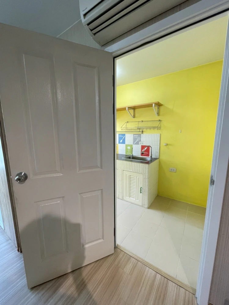 For sale: Plum Condo Phahon Yothin 89, empty room, clean, airy, people who like to decorate their rooms must not miss it.