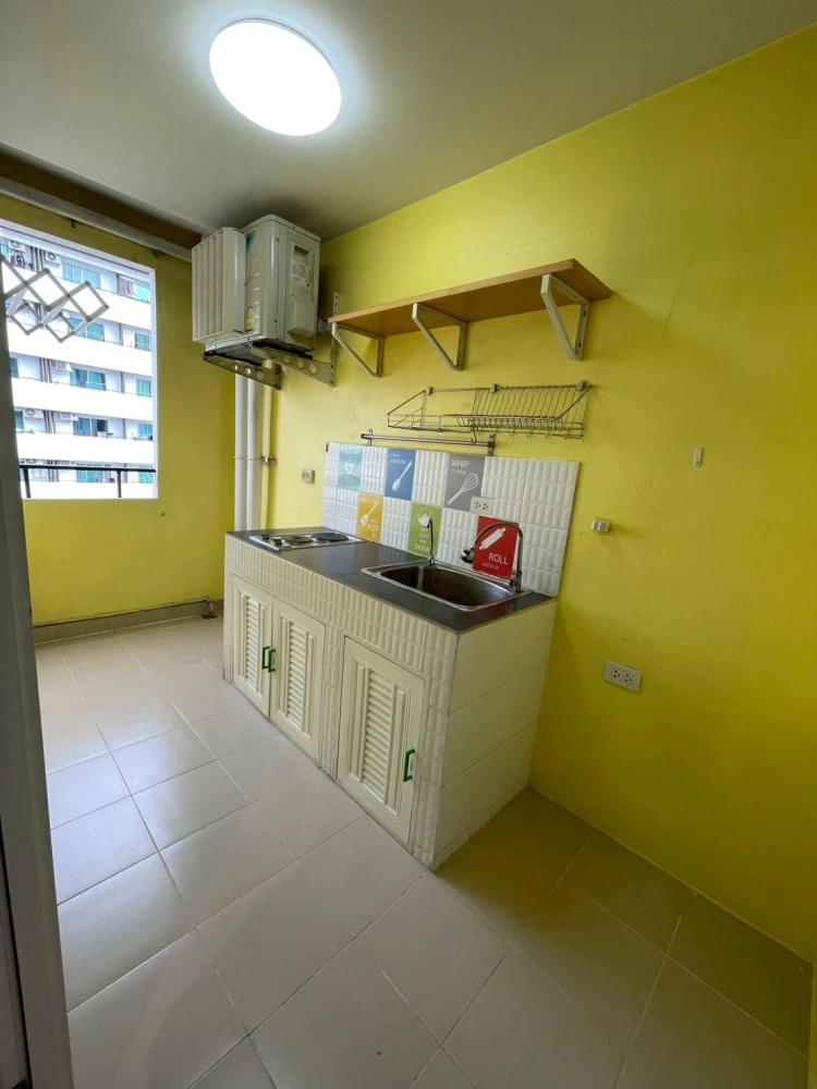 For sale: Plum Condo Phahon Yothin 89, empty room, clean, airy, people who like to decorate their rooms must not miss it.