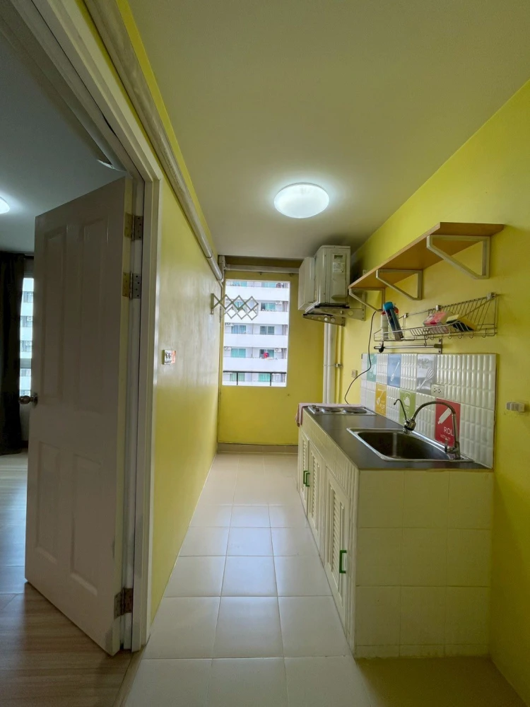For sale: Plum Condo Phahon Yothin 89, empty room, clean, airy, people who like to decorate their rooms must not miss it.