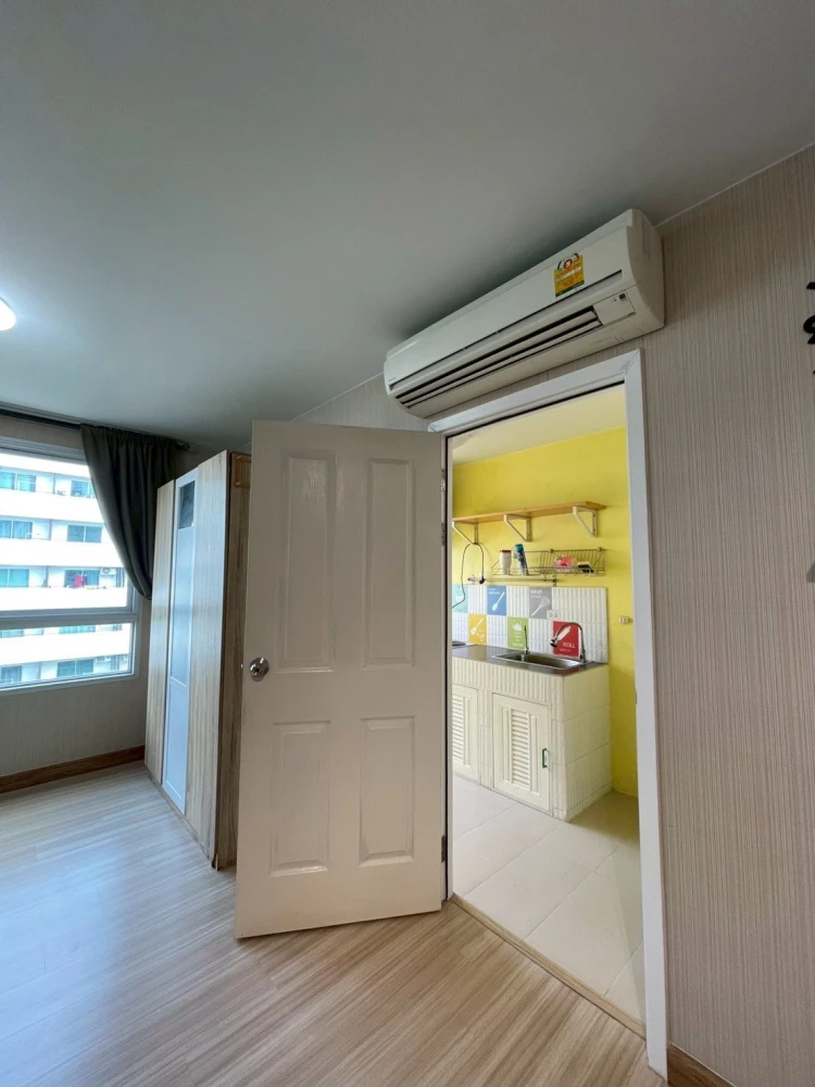 For sale: Plum Condo Phahon Yothin 89, empty room, clean, airy, people who like to decorate their rooms must not miss it.