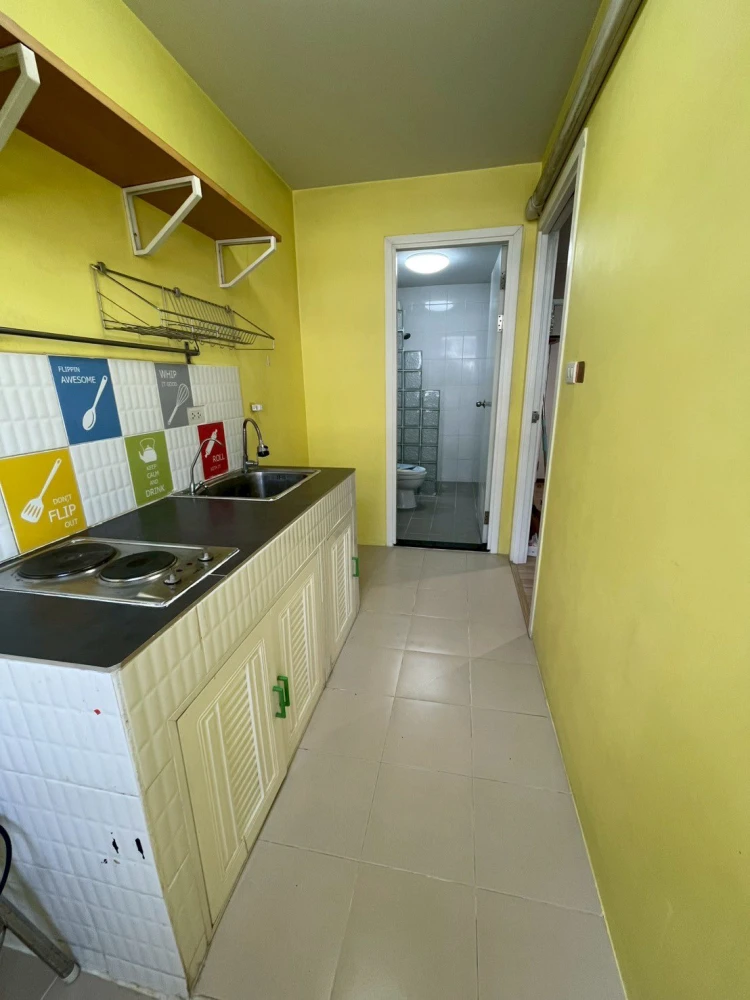 For sale: Plum Condo Phahon Yothin 89, empty room, clean, airy, people who like to decorate their rooms must not miss it.