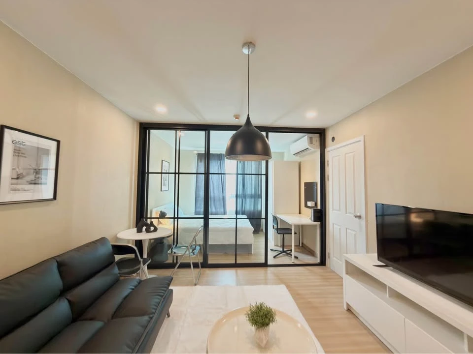 Plum Condo Phahonyothin 89, Phase 1, Building 1B, 7th floor for sale. Simply but beautifully decorated and very livable. Book now!