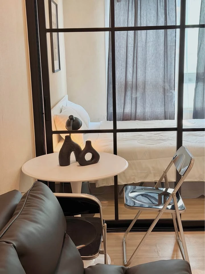 Plum Condo Phahonyothin 89, Phase 1, Building 1B, 7th floor for sale. Simply but beautifully decorated and very livable. Book now!