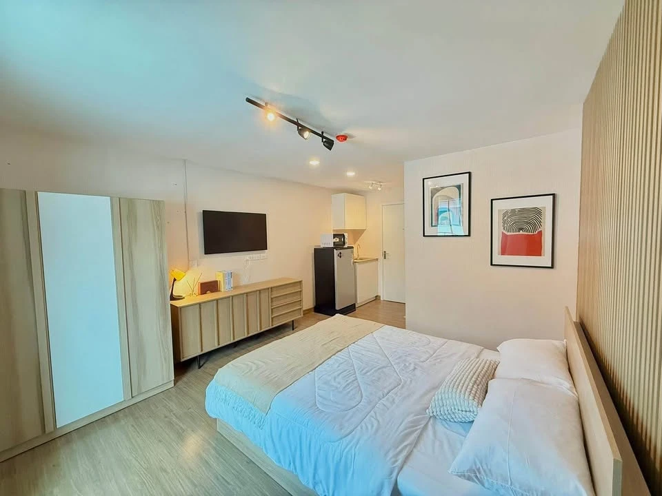 Plum Condo Phaholyothin 89 for sale, Phase 3, Building B, 8th floor. Fully furnished and ready to move in. Everything shown in the pictures is include