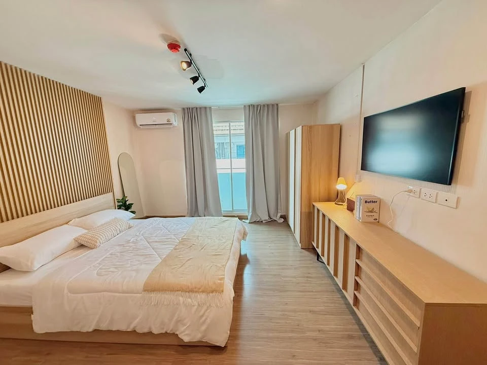 Plum Condo Phaholyothin 89 for sale, Phase 3, Building B, 8th floor. Fully furnished and ready to move in. Everything shown in the pictures is include